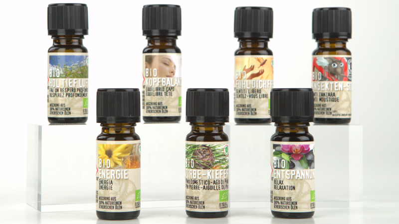 7 braune 10ml Flaschen mit 100% &auml;therischen Bio-&Ouml;lmischungen, in den Sorten z.B.: Hol tief Luft, Kopfbalance, Energie,...
